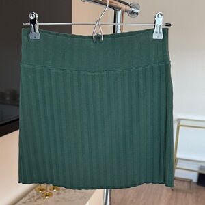 Elegant Green Ribbed Skirt